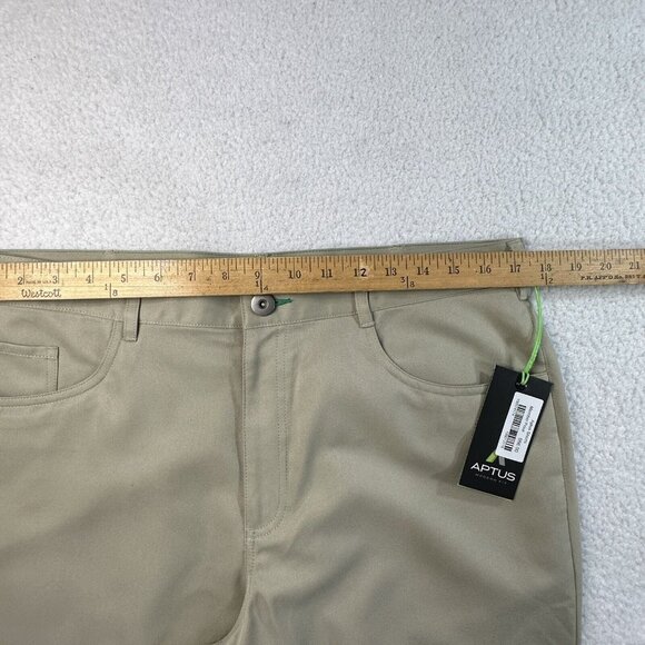 Aptus Men's Golf Performance Athleisure Casual Shorts Size 34 Khaki $66 NWT - Picture 3 of 7